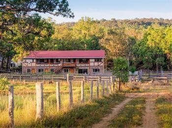 Farm stay Pilliga Pottery Creative