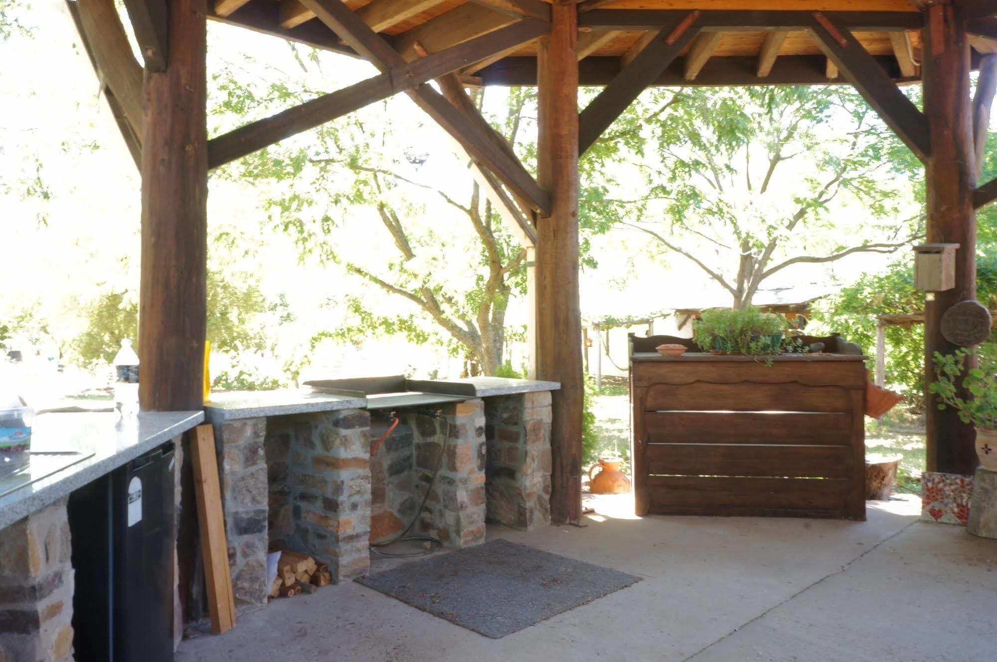 Pilliga Pottery Creative Farm stay *